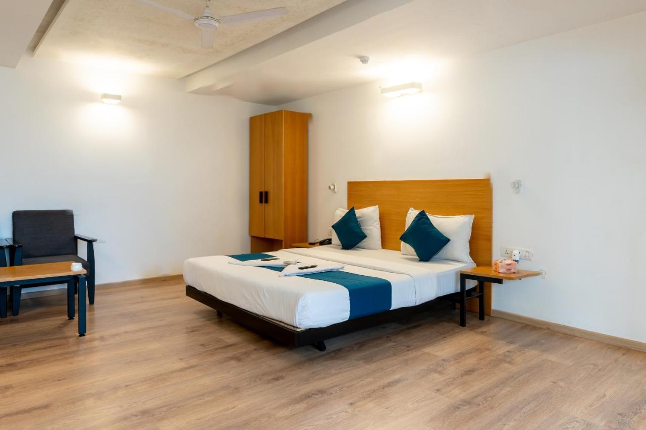 Hotel Arma Town House Мумбай Екстериор снимка